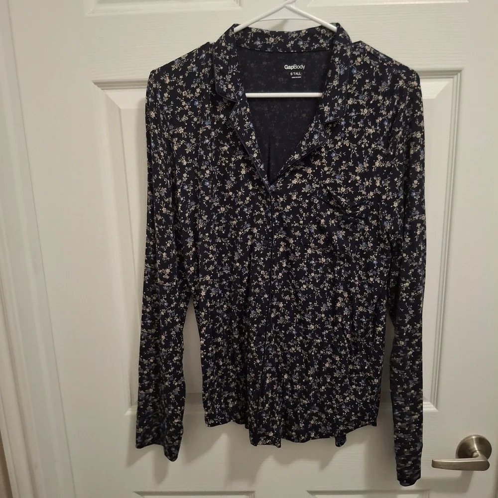 GapBody Womens S Tall‎ Navy Blue Floral Button Down Long Sleeve Pajama Top Shirt